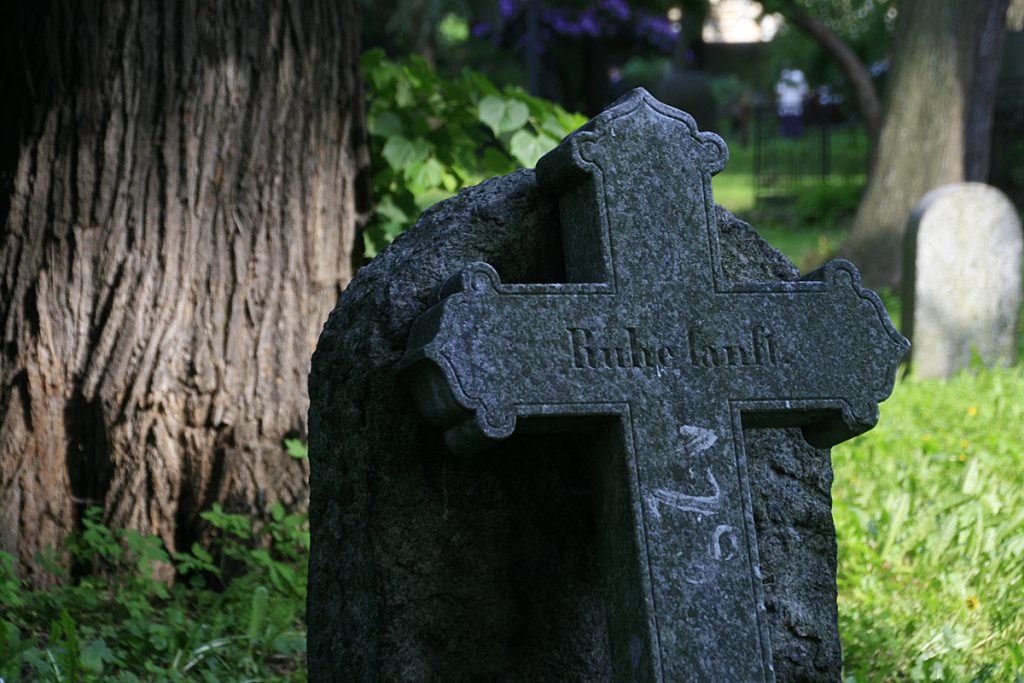 Kreuz als Grabstein