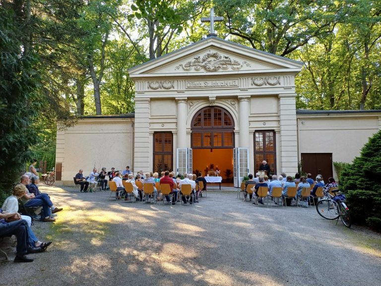 1520899 Schloßfriedhofskapelle